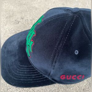 Gucci x MLB “LA Angeles” Motif Baseball Cap - Embroidered Navy Velvet